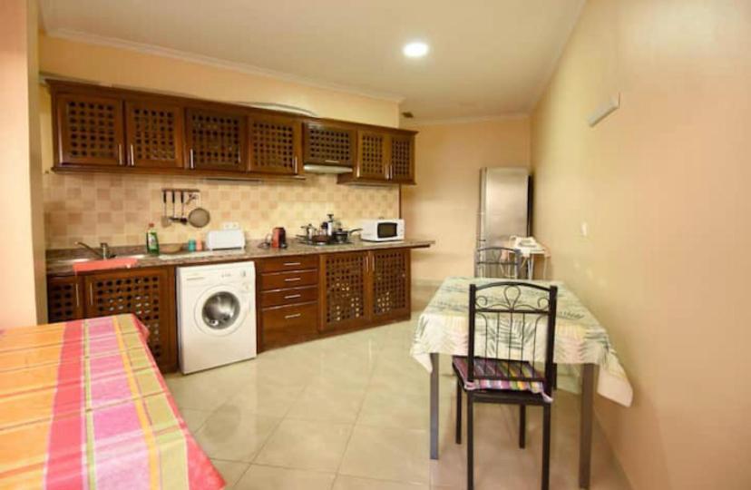 Appartement Elegant Et Climatise Au Centre Avec Terrasse - Proche Plage Et Attractions ! Tánger Exterior foto