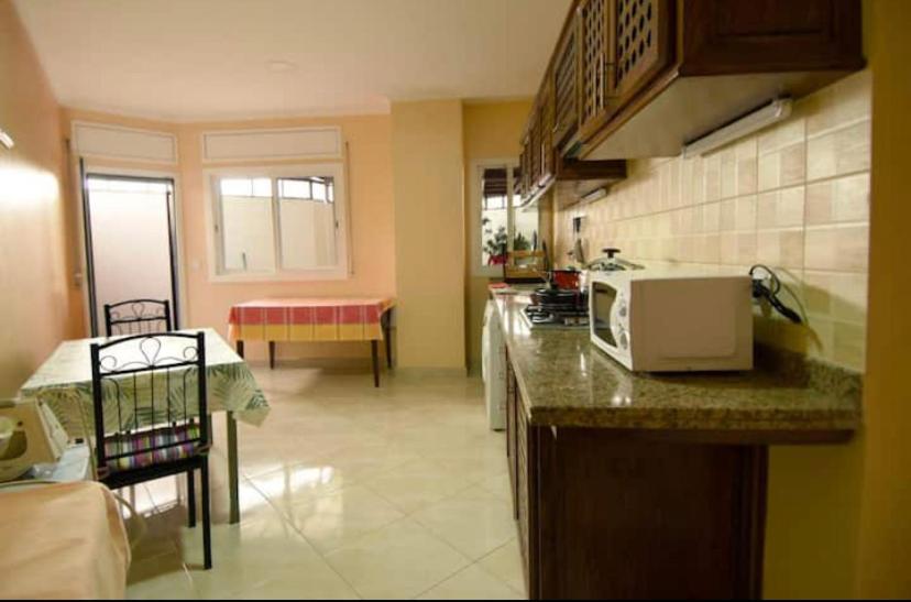 Appartement Elegant Et Climatise Au Centre Avec Terrasse - Proche Plage Et Attractions ! Tánger Exterior foto